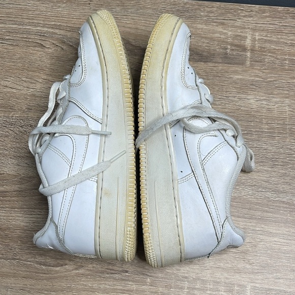 Nike Air Force 1 Unisex Youth Sneakers White on White Leather Basketball Size 7Y - Picture 4 of 11